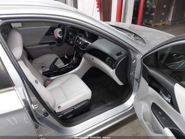 2017 Honda ACCORD LX 照片 5