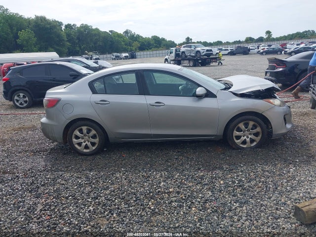 صورة مصغرة 13 لـ 2013 Mazda MAZDA3 I SV