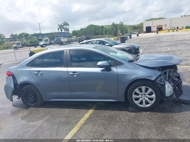 2024 Toyota COROLLA LE thumbnail 14