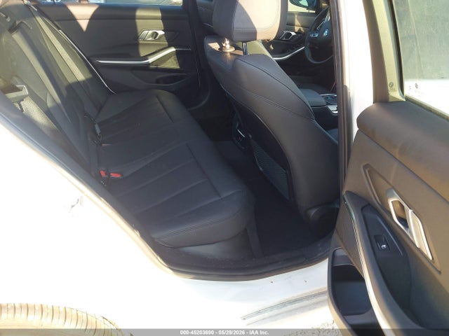 2021 BMW 330I 照片 8