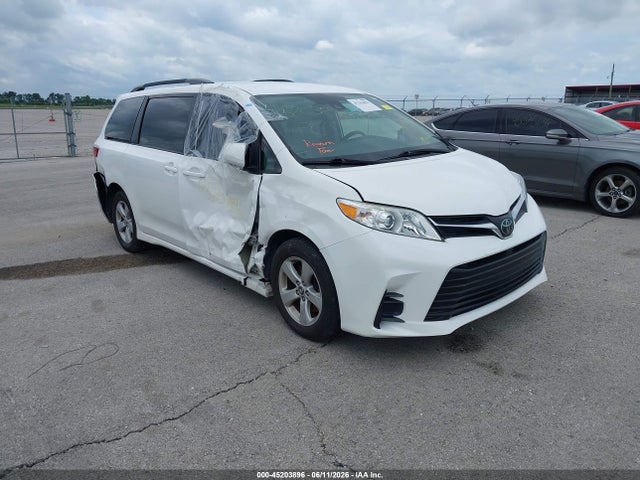 2019 TOYOTA SIENNA LE 8 PASSENGER