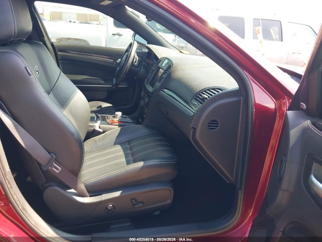 صورة 5 لـ 2019 Chrysler 300 300S