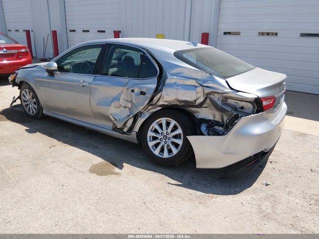 2019 Toyota CAMRY LE photo 3