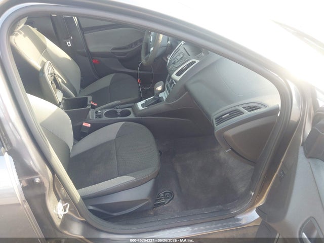 FORD FOCUS SE - 5