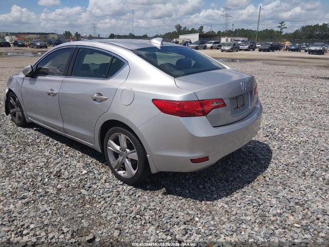 2014 Acura ILX 2.0L 照片 3
