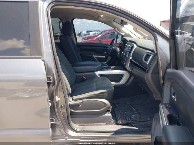 2017 Nissan TITAN SV — миниатюра 5