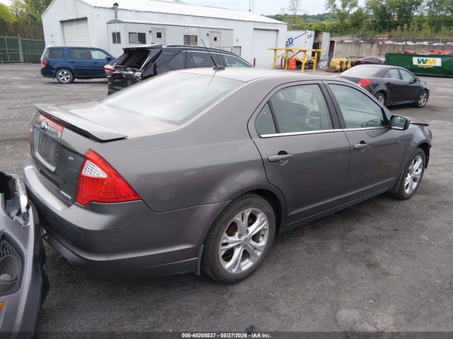 FORD FUSION SE - 4
