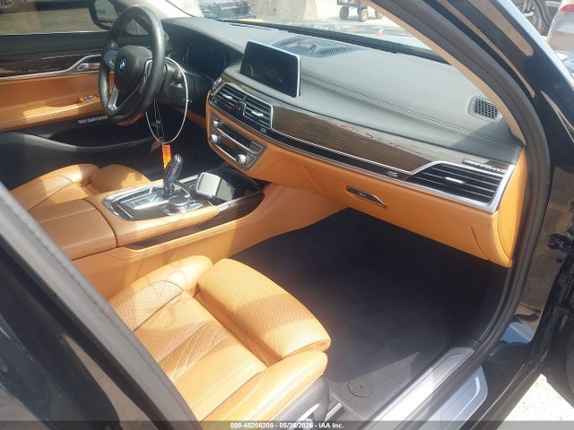 2016 BMW 750I XDRIVE — фото 5