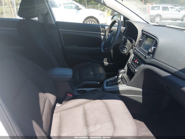 2018 Hyundai ELANTRA SEL — фото 5