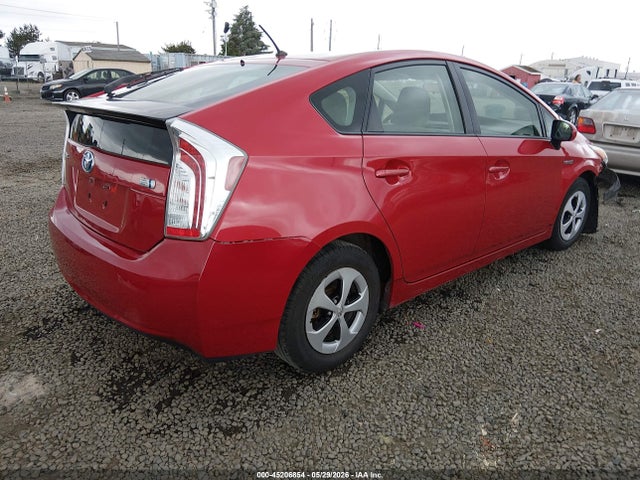 صورة 4 لـ 2014 Toyota PRIUS TWO