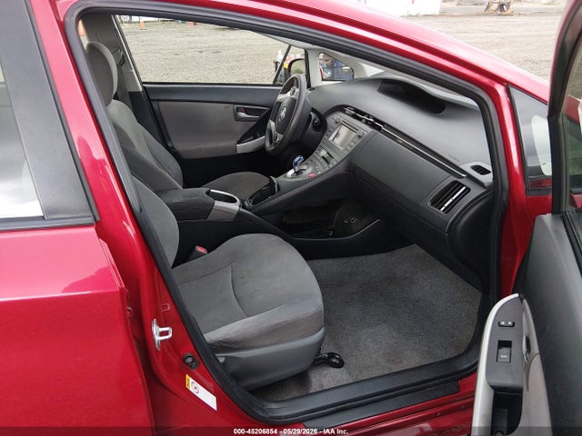 صورة 5 لـ 2014 Toyota PRIUS TWO