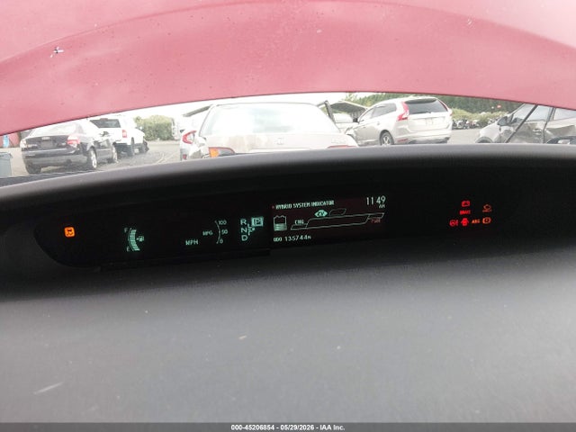 صورة 7 لـ 2014 Toyota PRIUS TWO