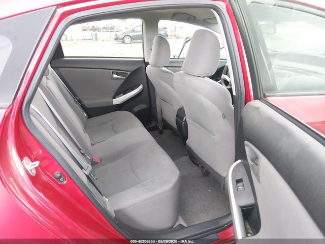صورة 8 لـ 2014 Toyota PRIUS TWO
