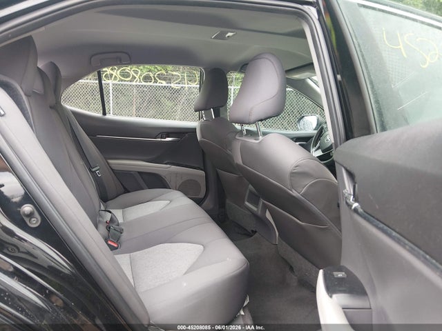 صورة 8 لـ 2019 Toyota CAMRY LE
