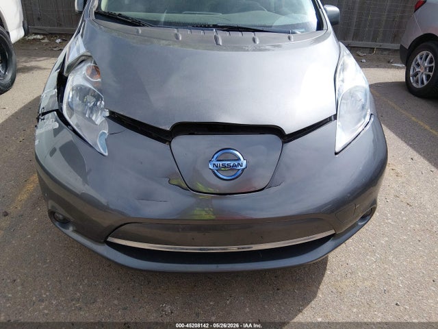 2016 Nissan LEAF S — миниатюра 15