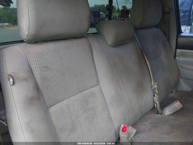 2013 Toyota TACOMA photo 8