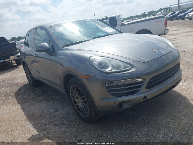 2013 PORSCHE CAYENNE 