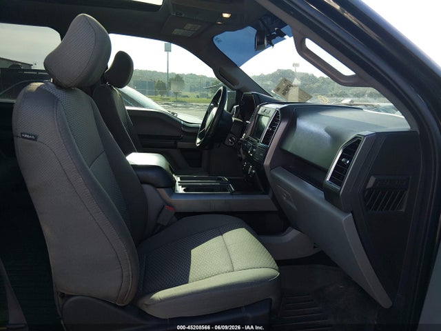 2016 FORD F-150 XLT photo 5