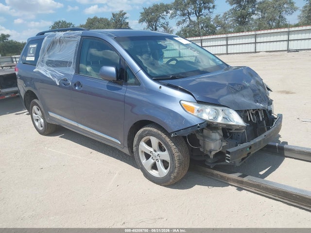2014 TOYOTA SIENNA LE V6 8 PASSENGER