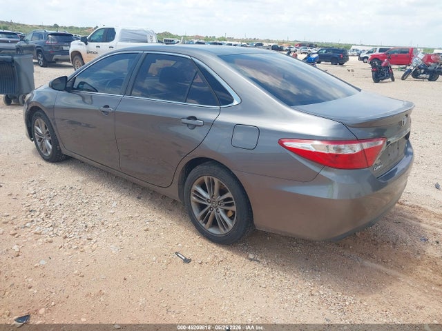 2017 Toyota CAMRY SE photo 3
