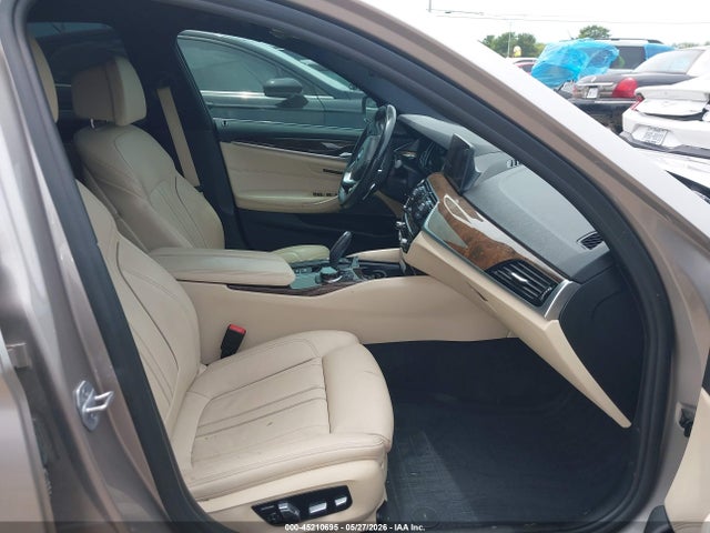 2019 BMW 530I 照片 5