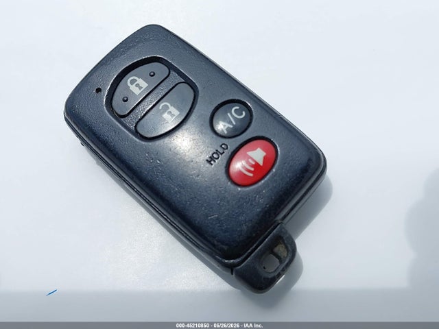 2010 Toyota PRIUS III — миниатюра 11