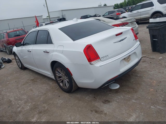 2015 Chrysler 300C — фото 3