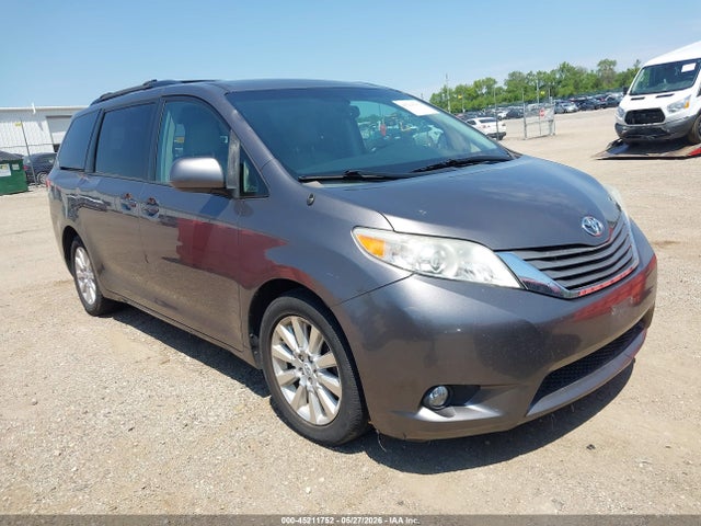 2011 TOYOTA SIENNA XLE