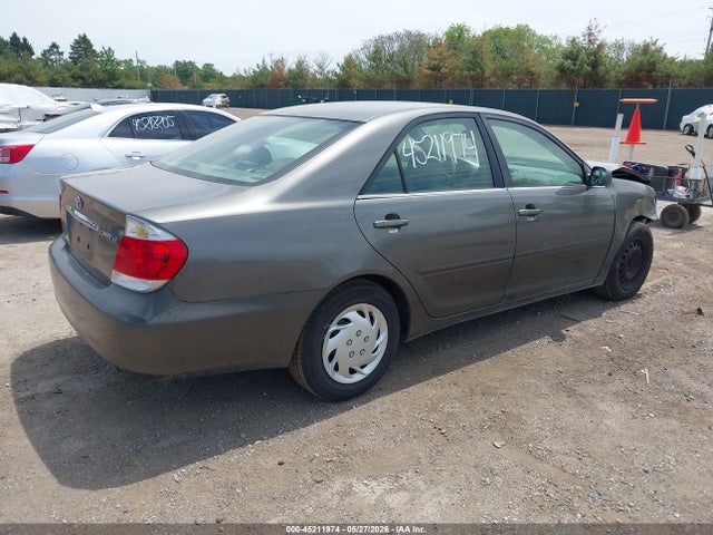 2005 Toyota CAMRY LE photo 4