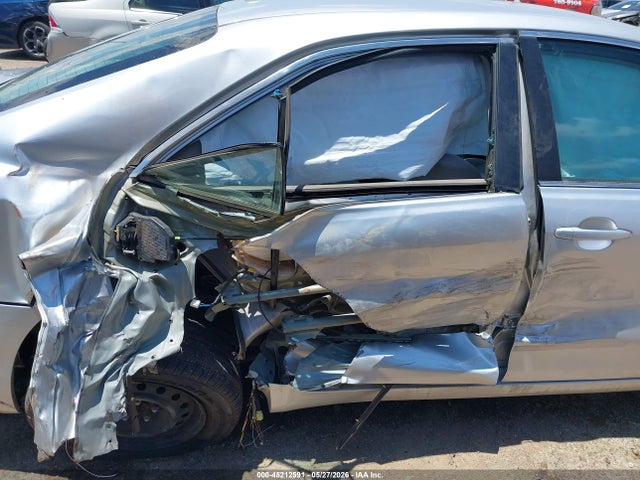 صورة 6 لـ 2010 Toyota CAMRY LE