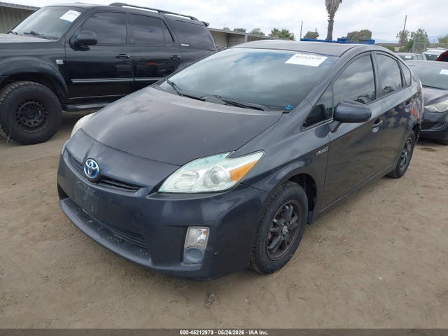 2011 Toyota PRIUS TWO photo 2