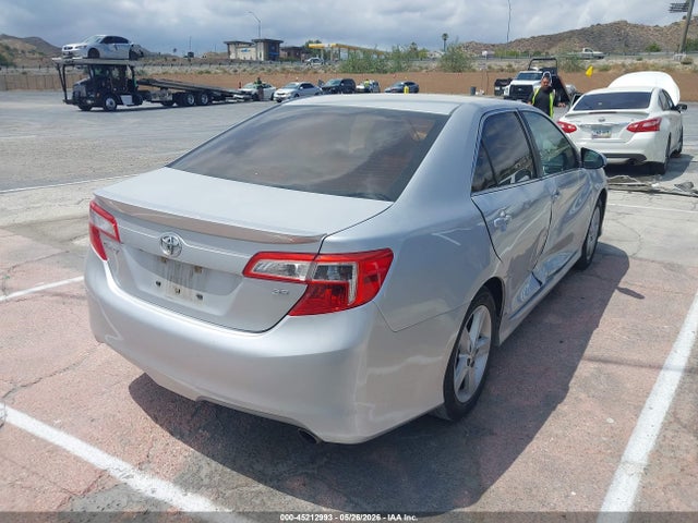 2014 Toyota CAMRY SE 照片 4