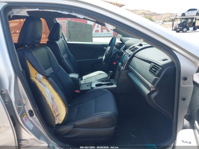 2014 Toyota CAMRY SE photo 5