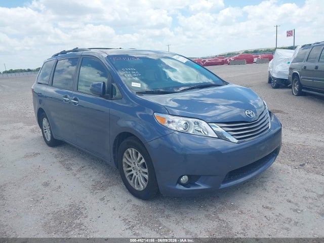 2015 TOYOTA SIENNA XLE PREMIUM 8 PASSENGER