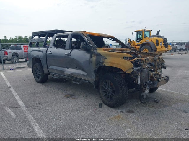 2025 TOYOTA TUNDRA SR5