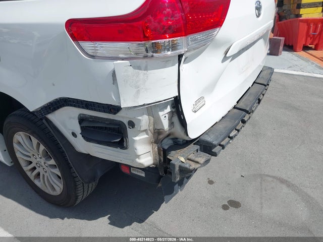صورة 6 لـ 2011 Toyota SIENNA