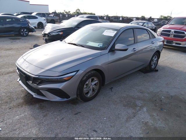 صورة 2 لـ 2025 Hyundai ELANTRA SE