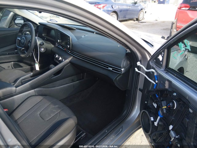 صورة 5 لـ 2025 Hyundai ELANTRA SE