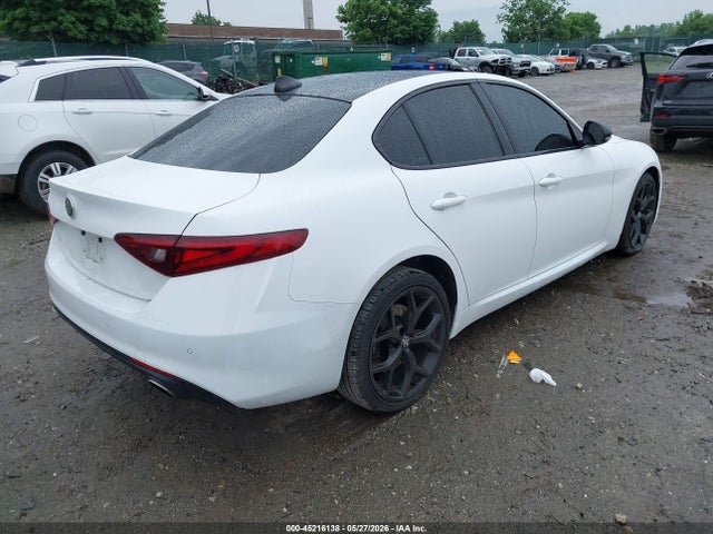 2021 ALFA Romeo GIULIA TI AWD — фото 4