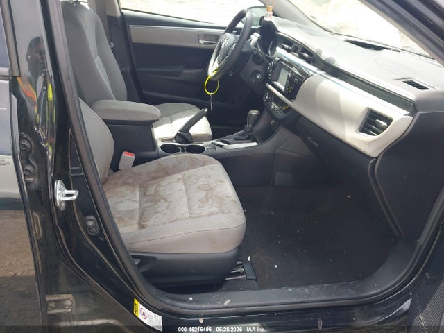 2016 Toyota COROLLA LE photo 5