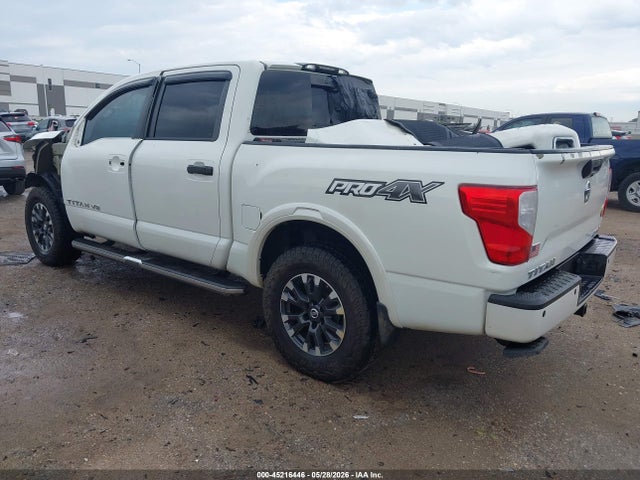 2018 Nissan TITAN PRO-4X photo 3