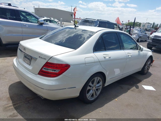 صورة 4 لـ 2013 Mercedes-BENZ C 300 LUXURY 4MATIC