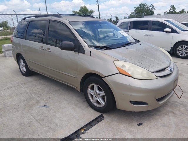 2010 TOYOTA SIENNA CE