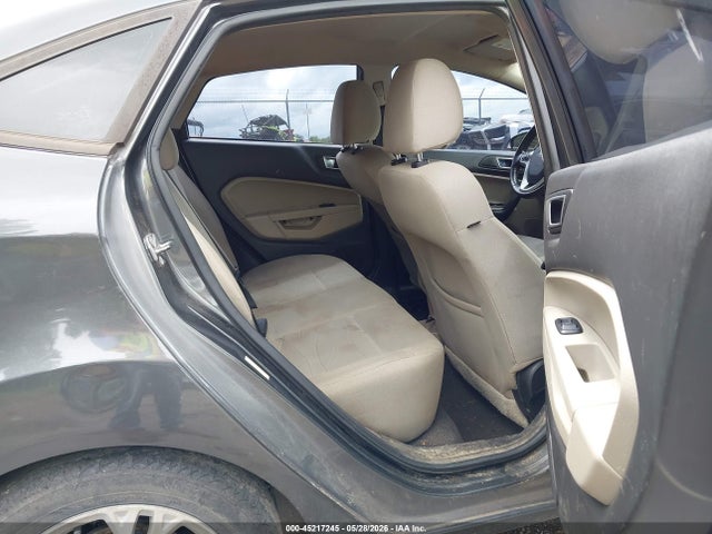2015 FORD FIESTA SE 照片 8