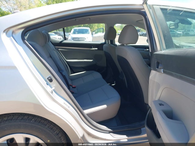2020 Hyundai ELANTRA SE 照片 8