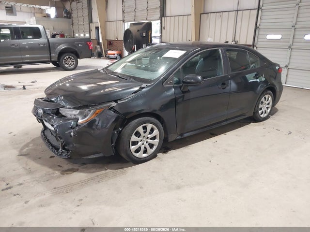 2021 Toyota COROLLA LE photo 2