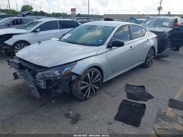 2020 Nissan ALTIMA SR FWD 照片 2