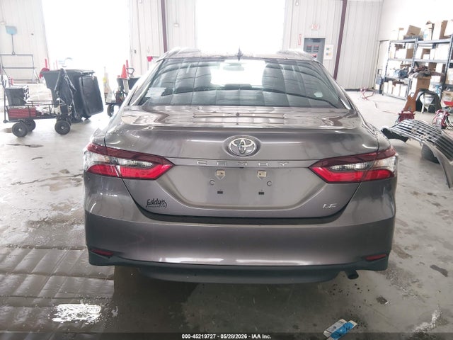 صورة مصغرة 17 لـ 2021 Toyota CAMRY LE