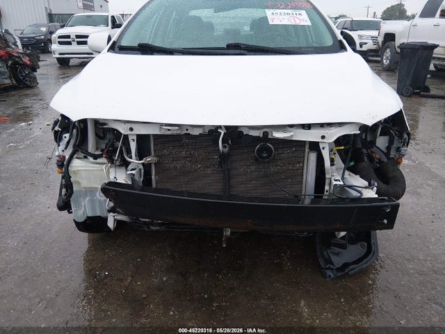 2013 Toyota COROLLA LE 照片 6