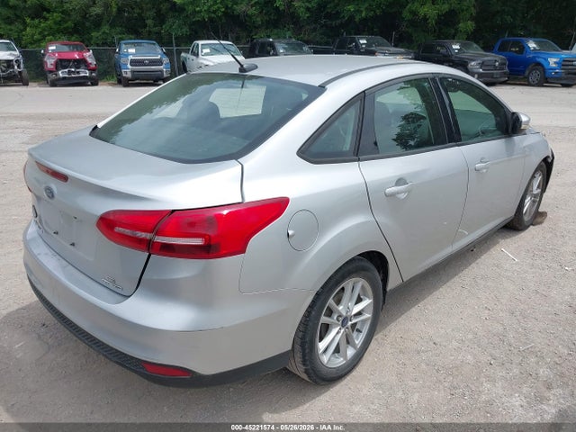 FORD FOCUS SE - 4